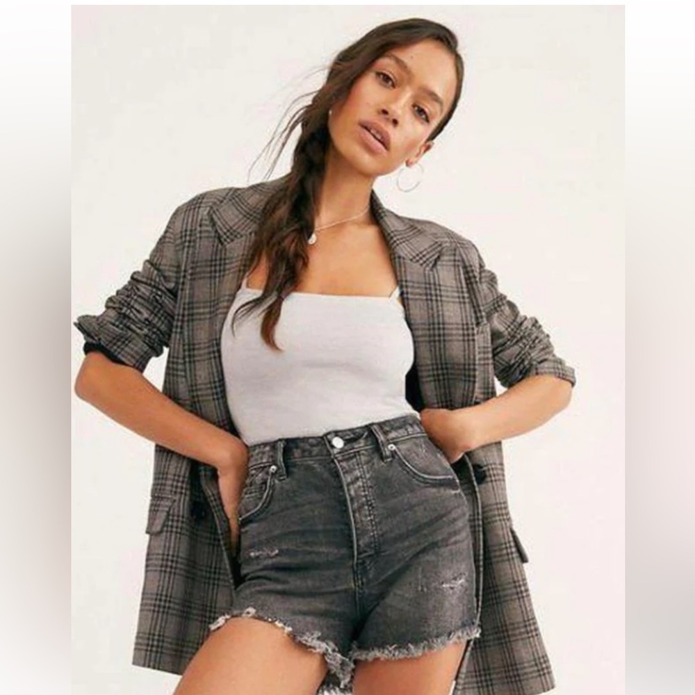 Free People Crvy Vintage high rise short in washed black